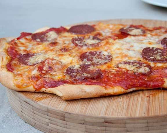 Pizza Salami 1 1